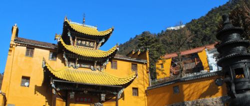 寺庙已有序恢复对外开放 九华山风景区 预计上半年旅游收入近30亿