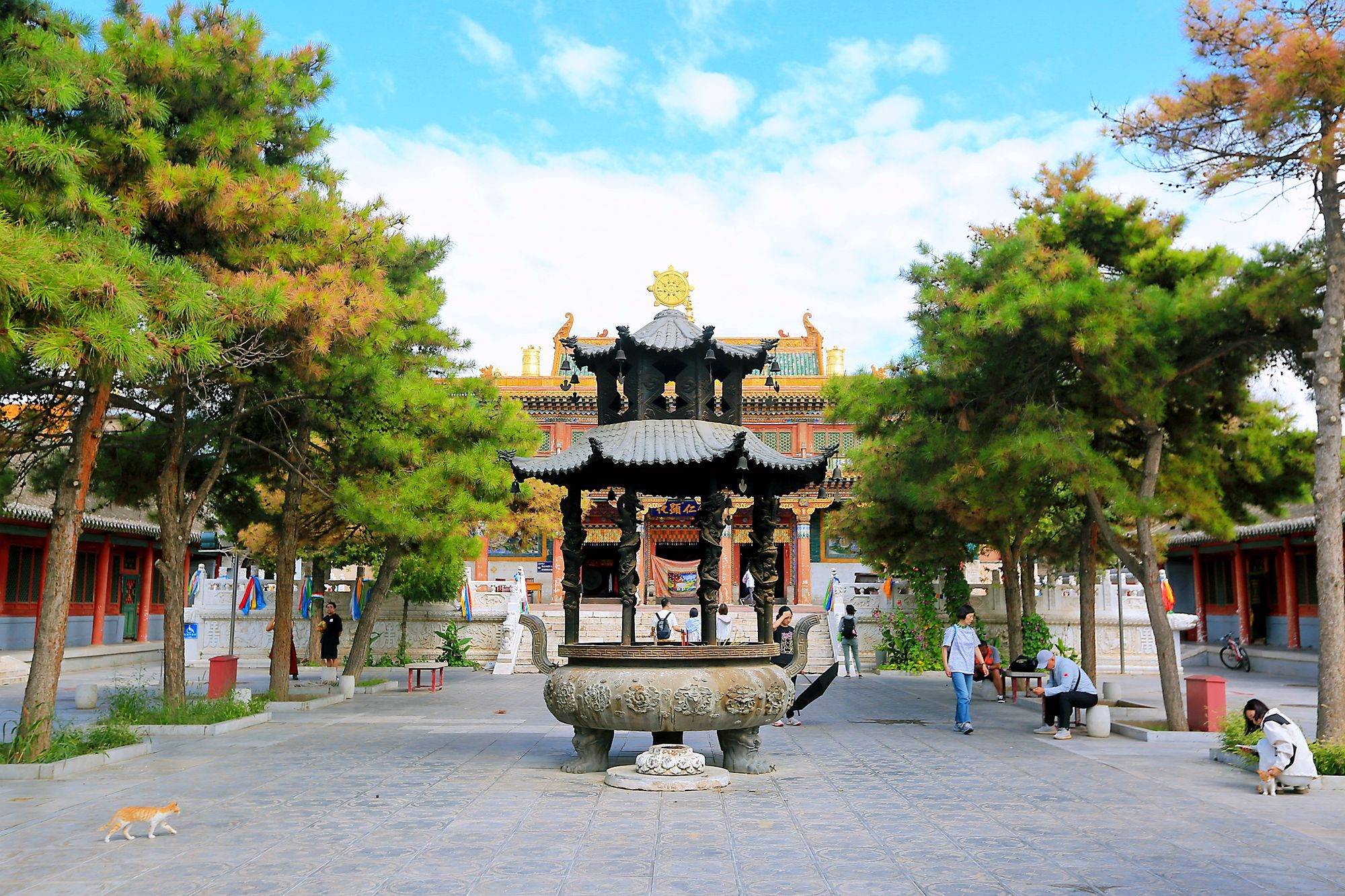 呼和浩特席力图召,历史悠久,规模宏大,被誉为呼市"召庙之首"