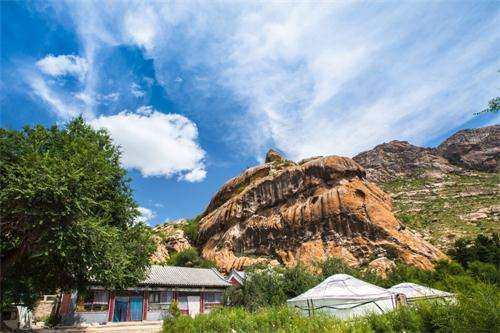 游赤峰召庙步韵董文海老师