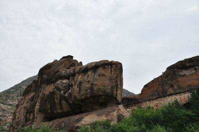 游赤峰召庙感怀，步韵董文海先生